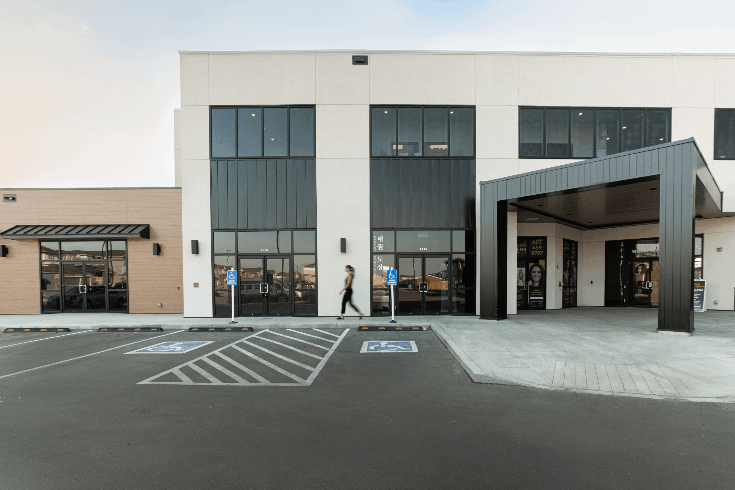 Dawsons Landing Plaza